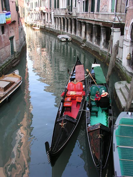 italygondoliaandhisson.jpg